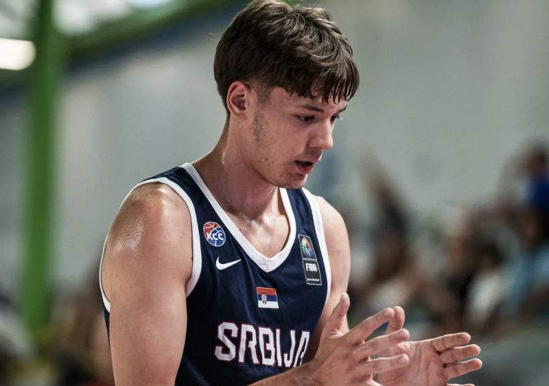 Novi stepenik u karijeri mladog reprezentativca iz Čačka, priključen prvom timu Bajerna